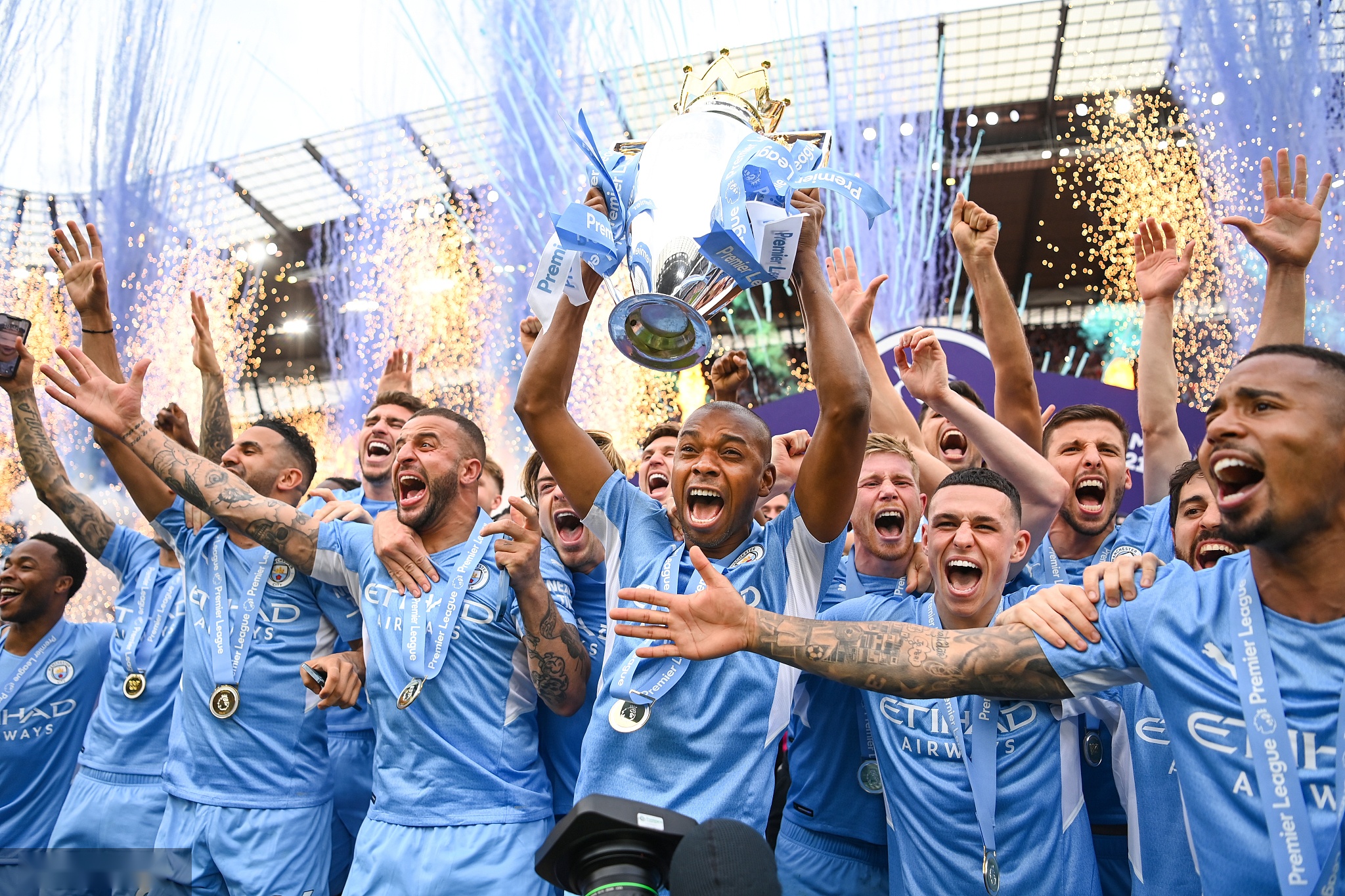 通过他在尤 通过他在尤